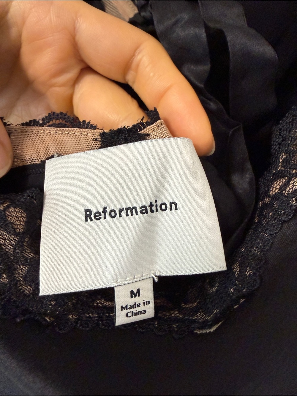 NWOT reformation Monica Silk Top Black Lace Summer Sexy Evening Chic Vneck M - Picture 6 of 6